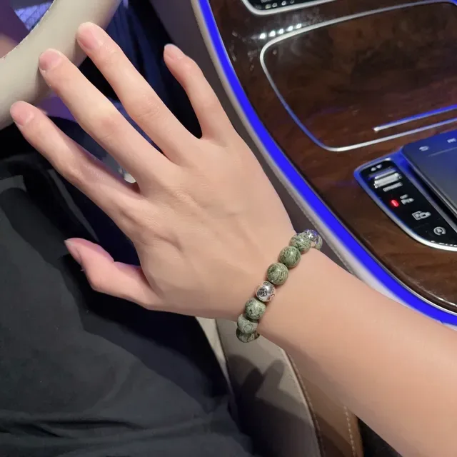 Louis Vuitton Bracelet Vert Argent Perlé en Pierre Naturelle 4