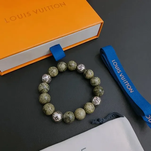Louis Vuitton Bracelet Vert Argent Perlé en Pierre Naturelle 6