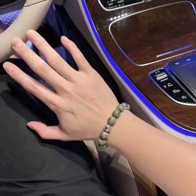Louis Vuitton Bracelet Vert Argent Perlé en Pierre Naturelle 7