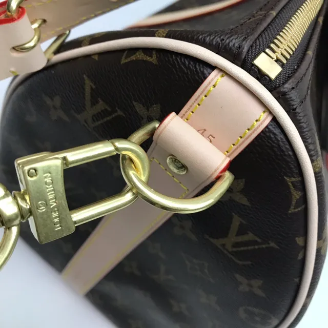 Louis Vuitton Keepall Bandoulière Monogram Canvas Marrón y Tan Duffle Bag 4