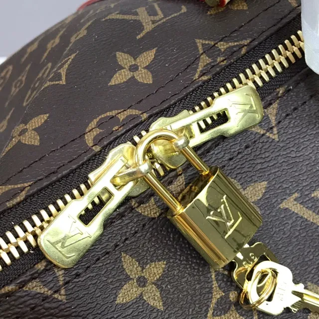 Louis Vuitton Keepall Bandoulière Monogram Canvas Marrón y Tan Duffle Bag 16
