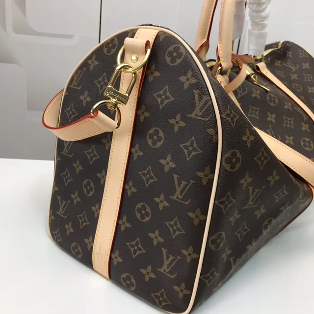Louis Vuitton Keepall Bandoulière Monogram Canvas Marrón y Tan Duffle Bag 17