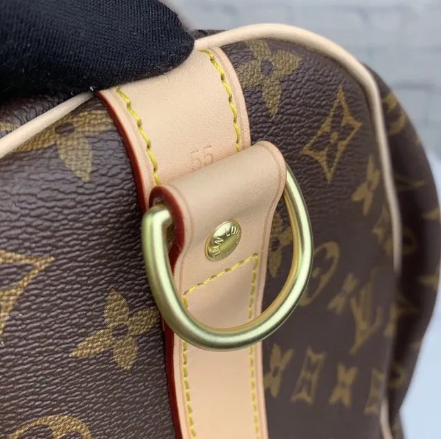 Louis Vuitton Keepall Bandoulière Monogram Canvas Marrón y Tan Duffle Bag 24