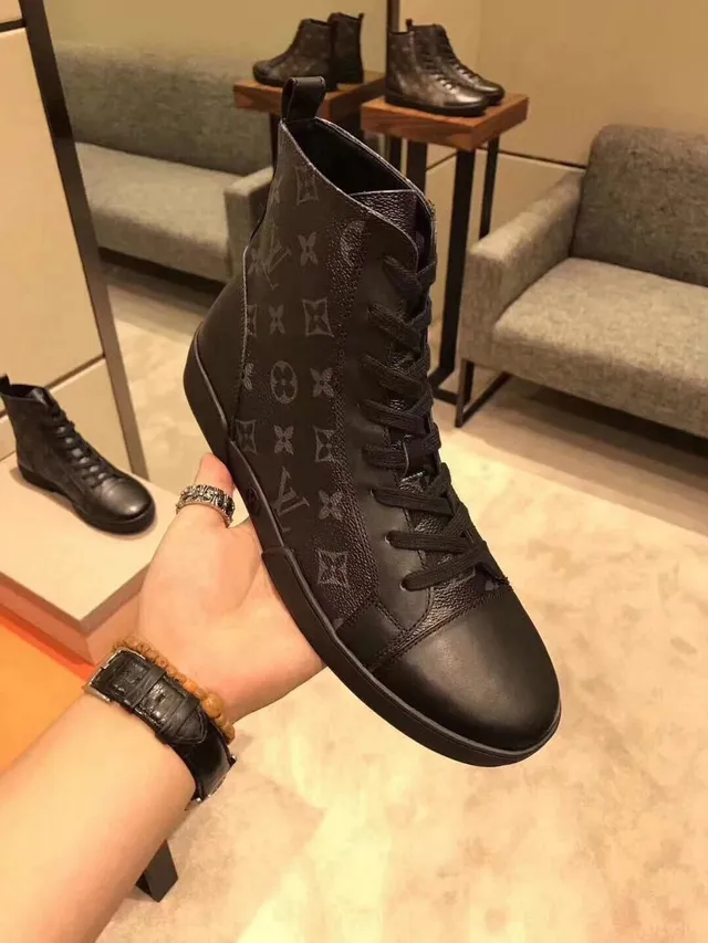 Louis Vuitton Le Cagole काली मोनोग्राम कैनवास एंगल बूट्स 2