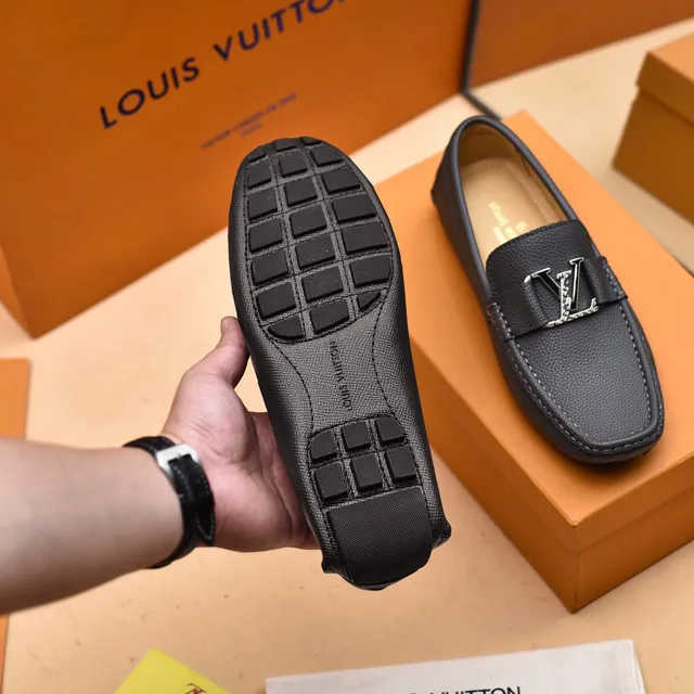 Louis Vuitton Mocassin Noir Cuir Pébité Boucle LV Mocassins 4
