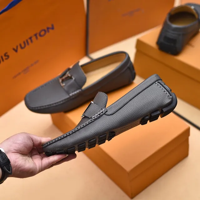 Louis Vuitton Mocassin Noir Cuir Pébité Boucle LV Mocassins 7