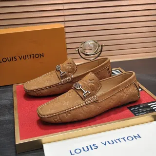 Louis Vuitton লুফার বাদামি বেইজ মনোগ্রাম-এমবসড লেদার হর্সবিট বাকল লুফার