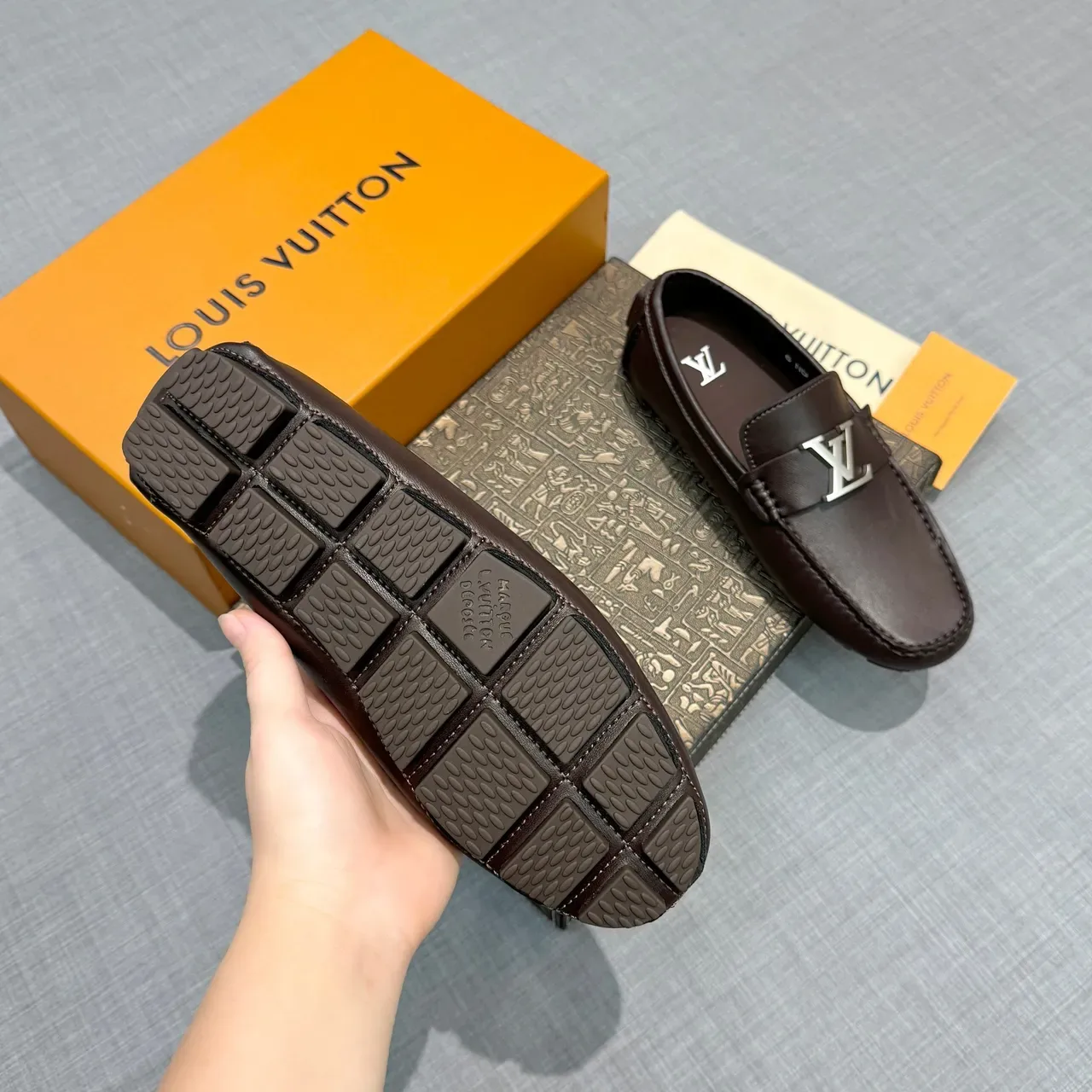 Louis Vuitton Loafers marrom couro metal LV buckle 5