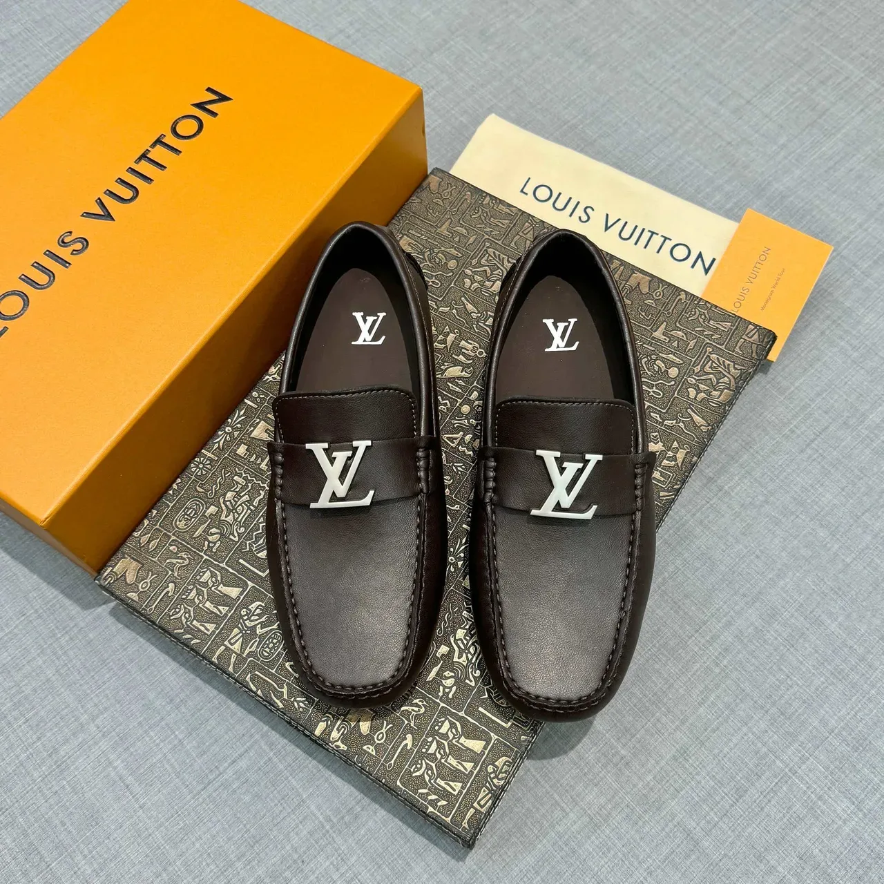Louis Vuitton Loafers marrom couro metal LV buckle 6