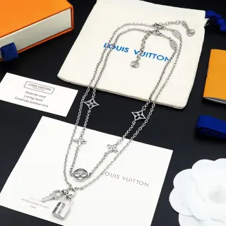 Colar Louis Vuitton Lockit Prateado Azul Corrente Múltipla Charms Quatrofolhas