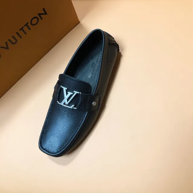 Louis Vuitton LV Buckle Loafer Mocassins en Cuir Pebbled Navy 4