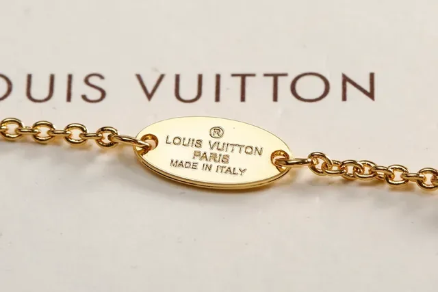لويس فيتون LV دائري فضي ذهبي مرصع كريستال دائري مونوجرام تشيزم سوار 3