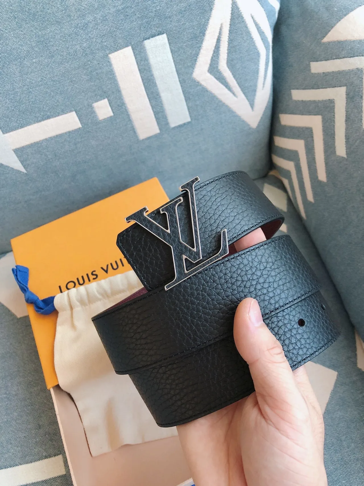 Louis Vuitton LV Initiales Belt Black Pebbled Leather Belt 9