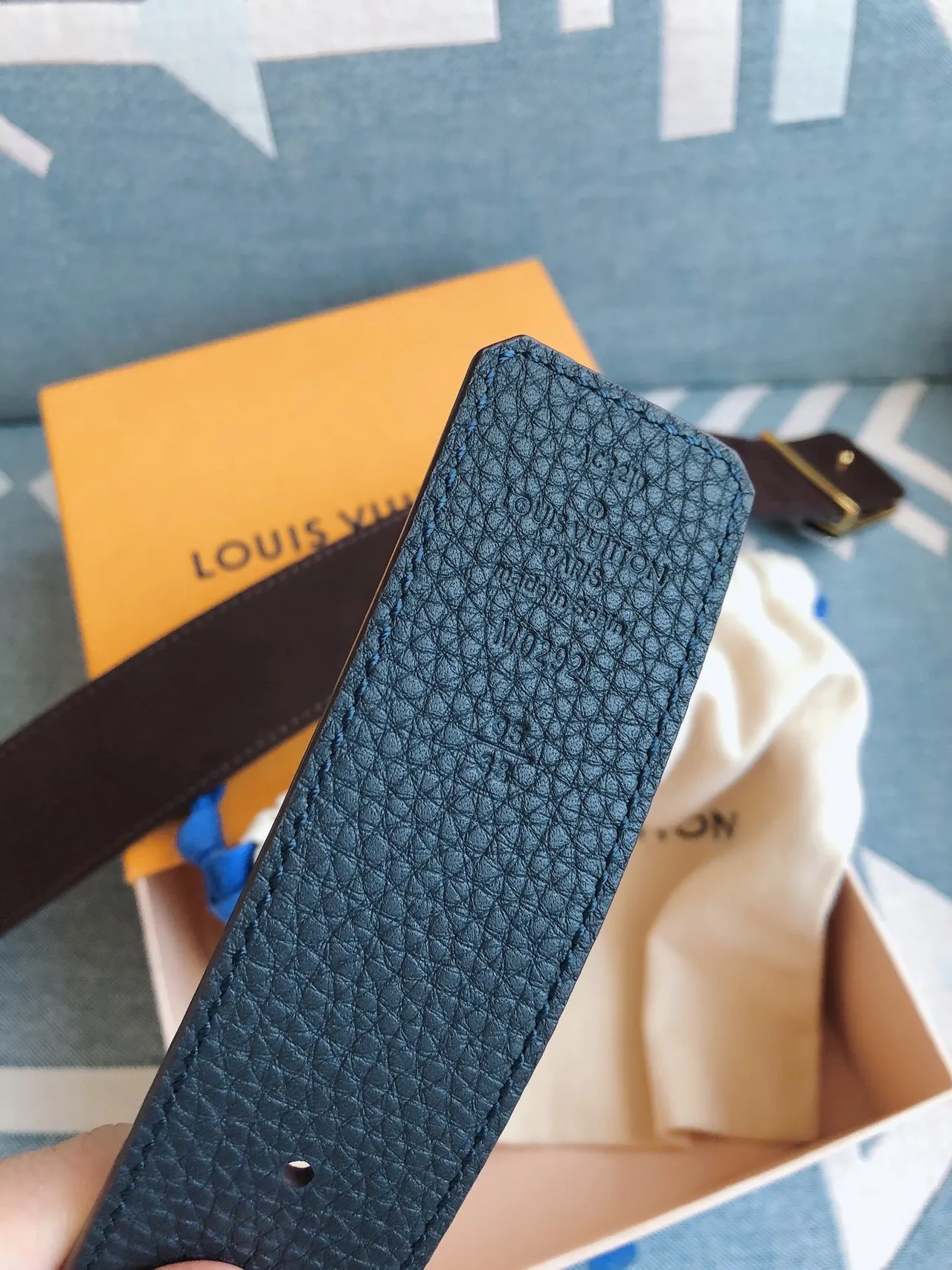 Louis Vuitton LV Initiales Ceinture en cuir bleu grainé 6