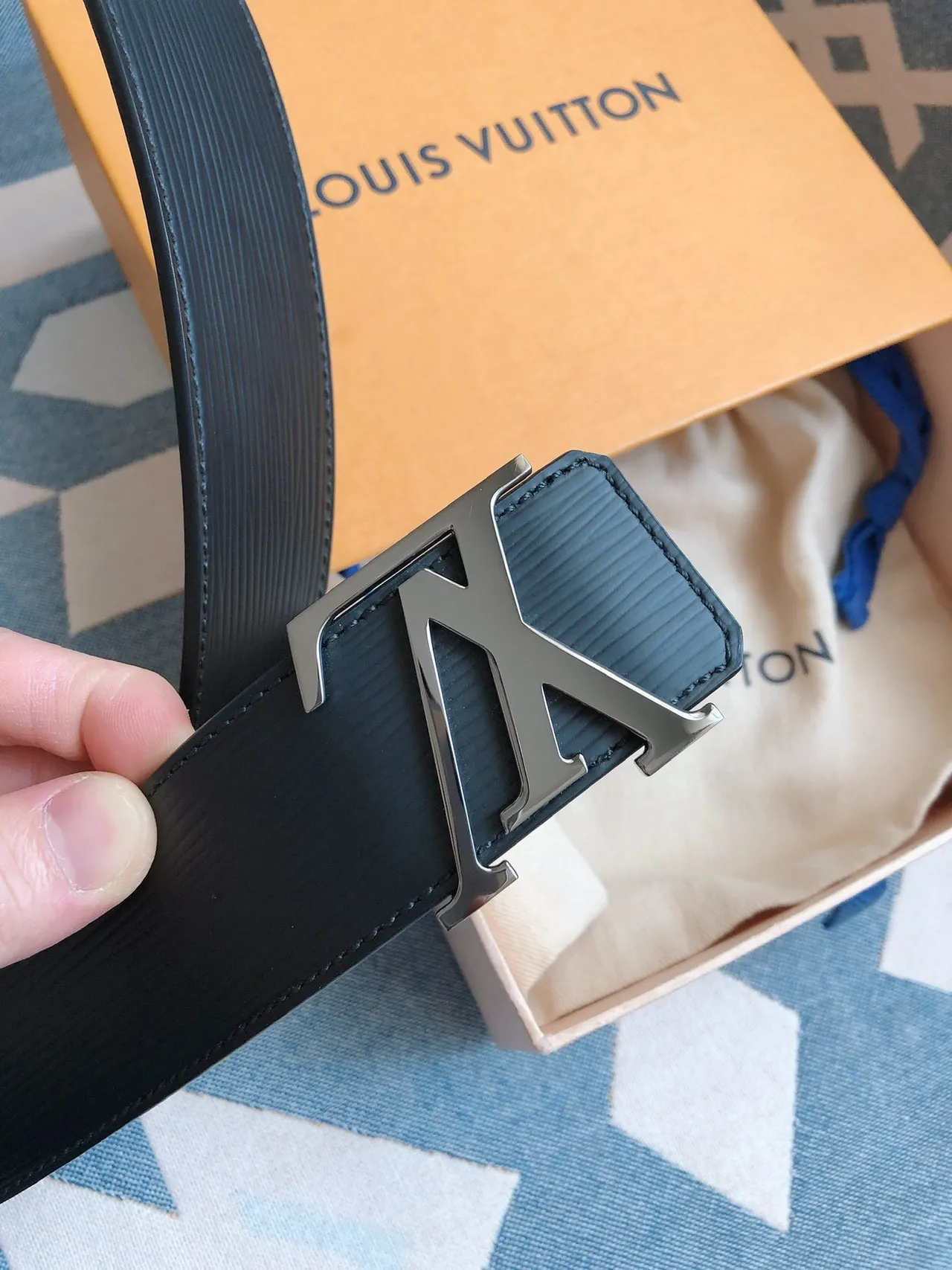 Louis Vuitton LV Initiales Blue Textured Leather Belt 8