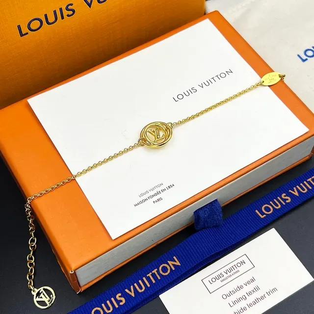 Louis Vuitton LV Stellar Gold-Tone LV 圆圈章手链 4