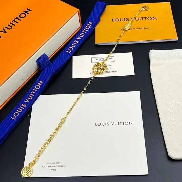 Louis Vuitton LV Stellar Gold-Tone LV 圆圈章手链 5