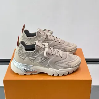 Louis Vuitton LV Trainer बेज निट चंकी स्नीकर