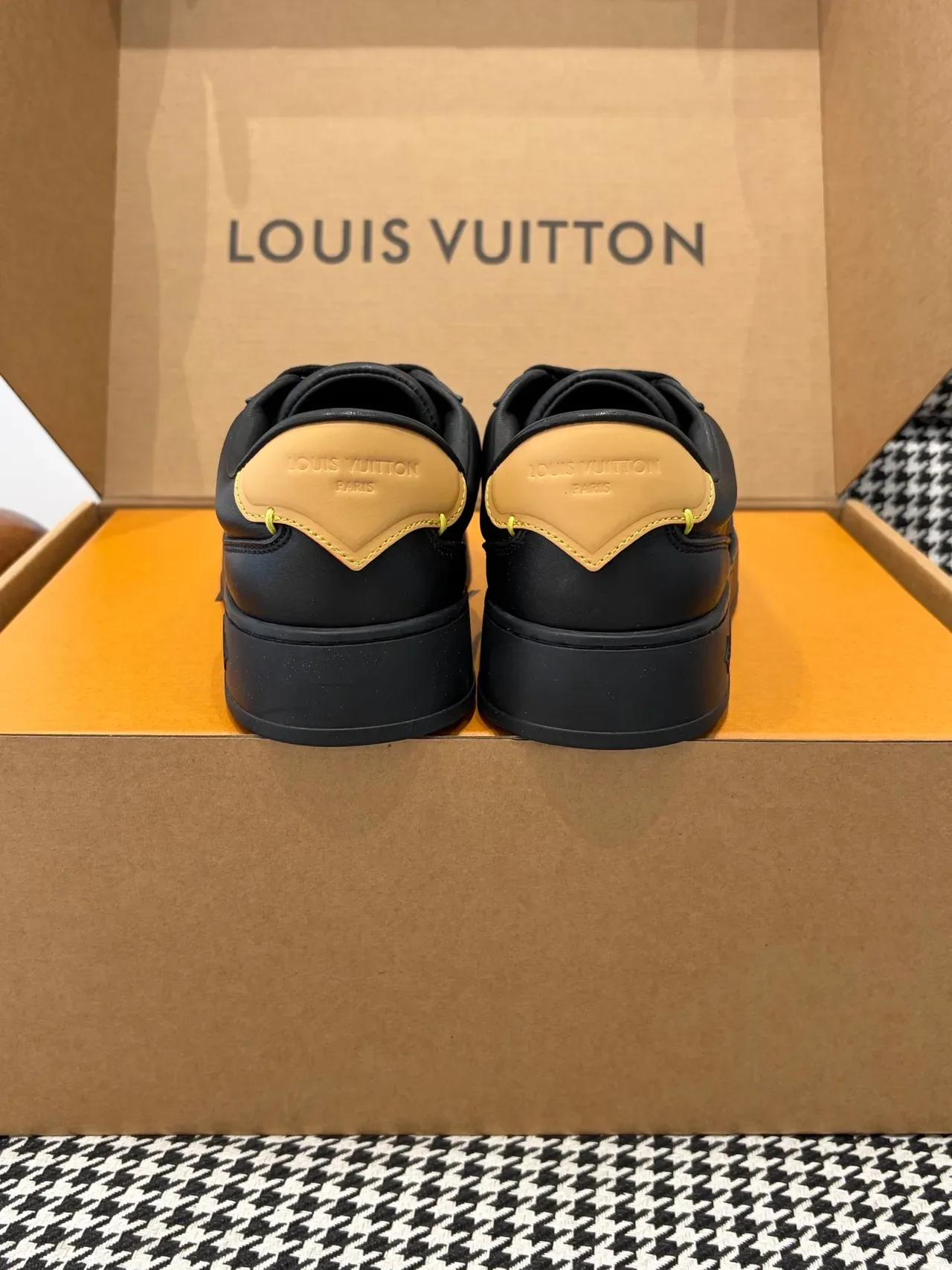 路易威登 LV Trainer 黑米色 皮革鞋面 平台鞋底 生活方式运动鞋 5