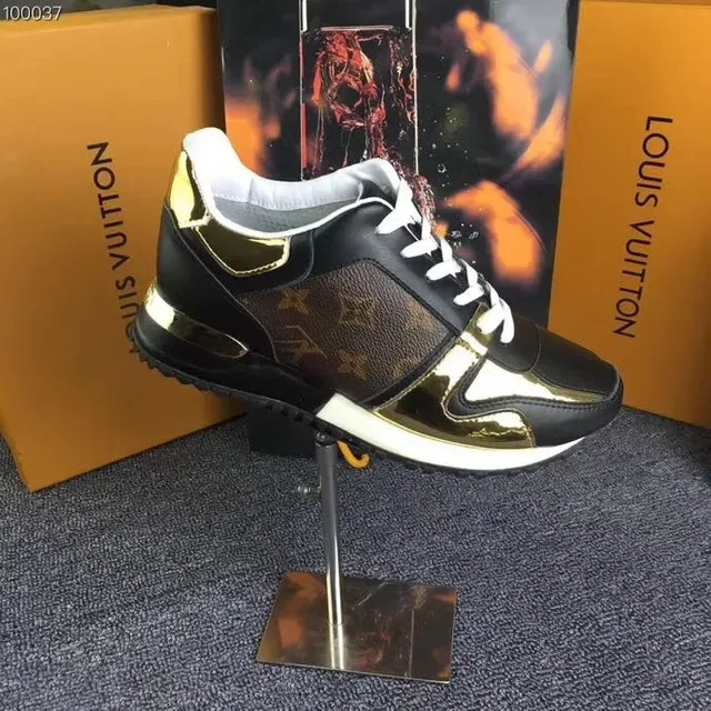 Louis Vuitton LV Trainer Negro Dorado Monograma Panel de Lona Cubiertas Patentadas Metálicas Zapatillas de Estilo de Vida 4