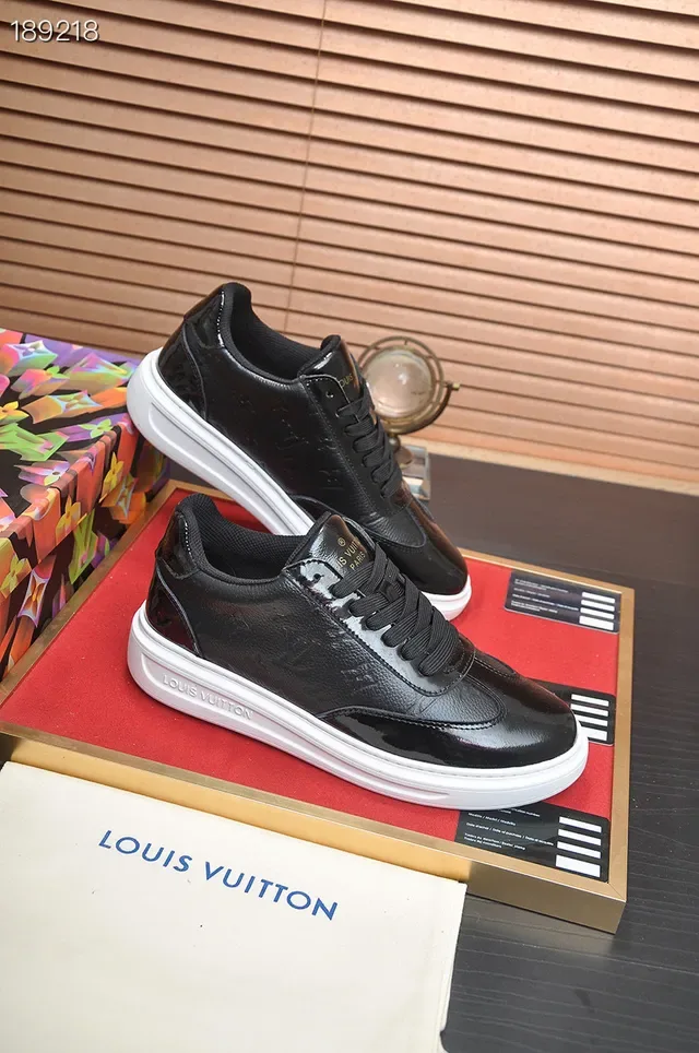 Louis Vuitton LV Trainer Negro Blanco Embossed Monogram Cuero Brillo Patent Accents Lifestyle Sneakers 6