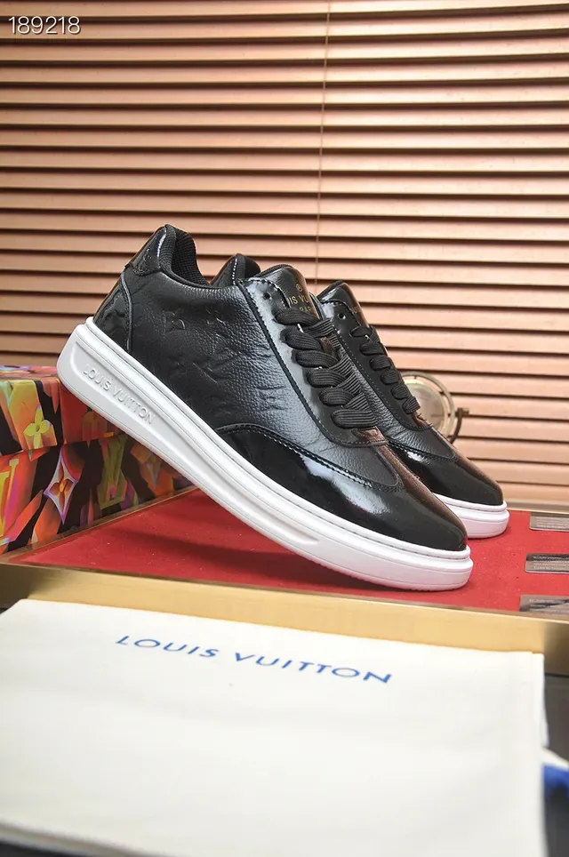Louis Vuitton LV Trainer Negro Blanco Embossed Monogram Cuero Brillo Patent Accents Lifestyle Sneakers 7
