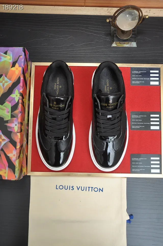 Louis Vuitton LV Trainer Negro Blanco Embossed Monogram Cuero Brillo Patent Accents Lifestyle Sneakers 8