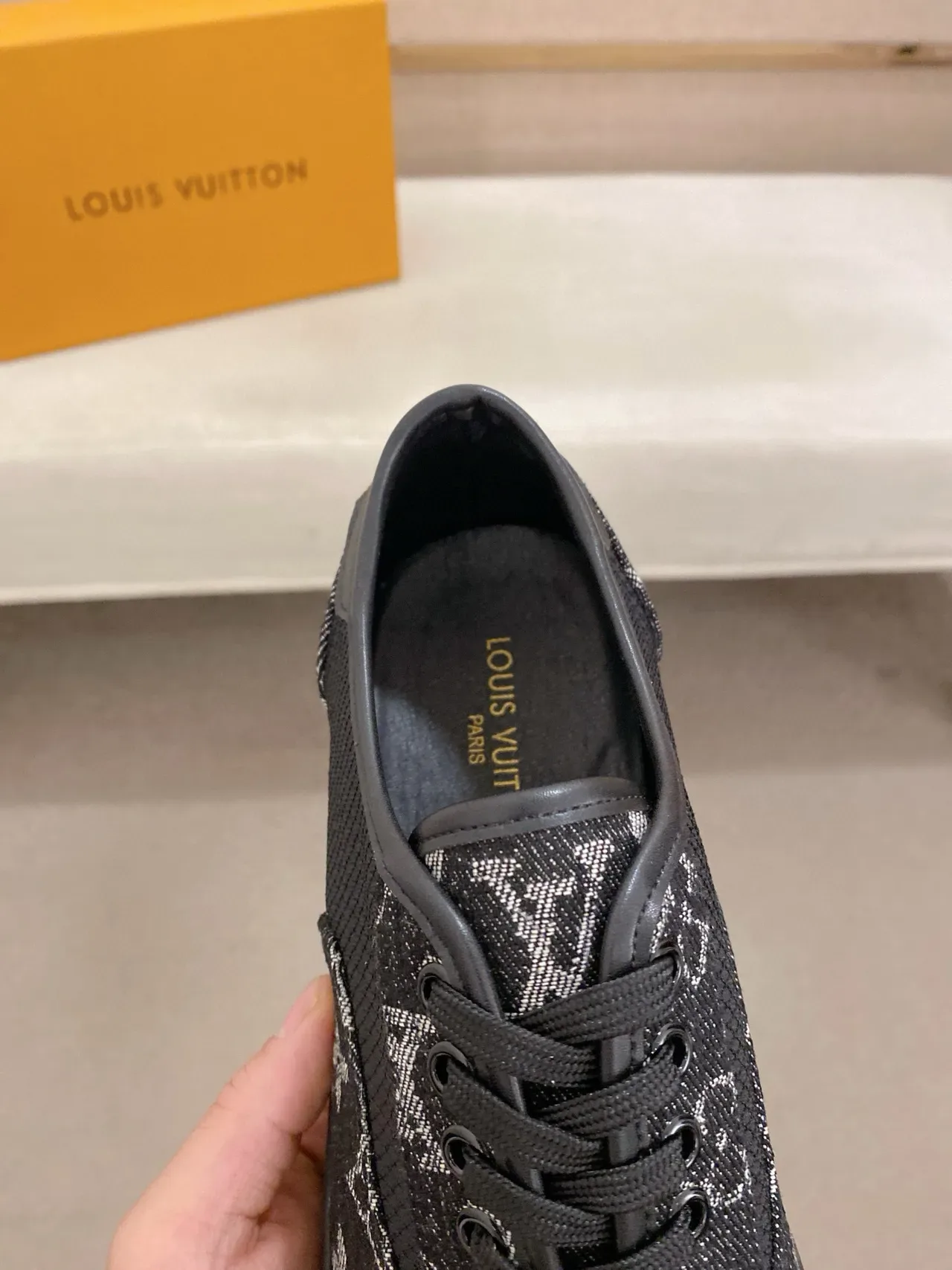 Louis Vuitton LV Trainer Baskets Lifestyle Noir Blanc Monogramme Jacquard Panneau Textil Supérieur 4
