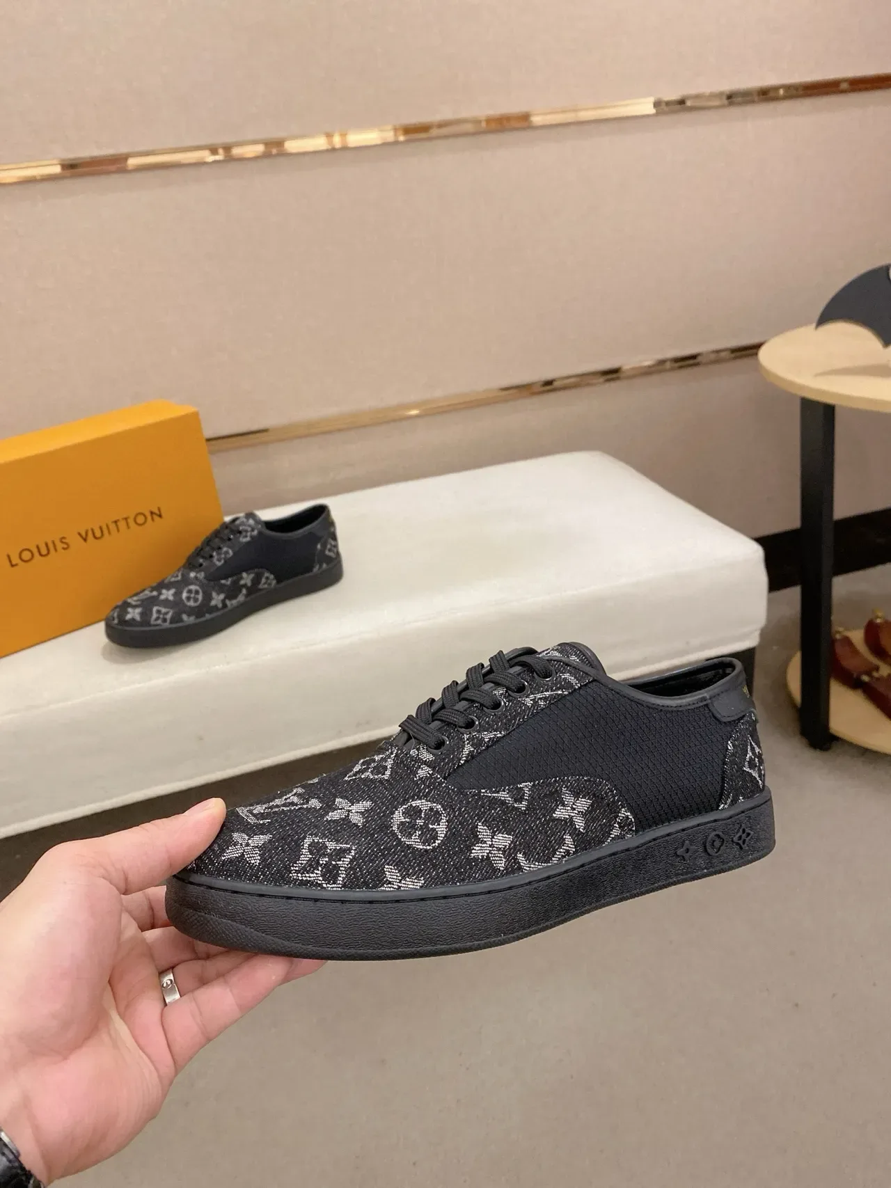 Louis Vuitton LV Trainer Baskets Lifestyle Noir Blanc Monogramme Jacquard Panneau Textil Supérieur 8