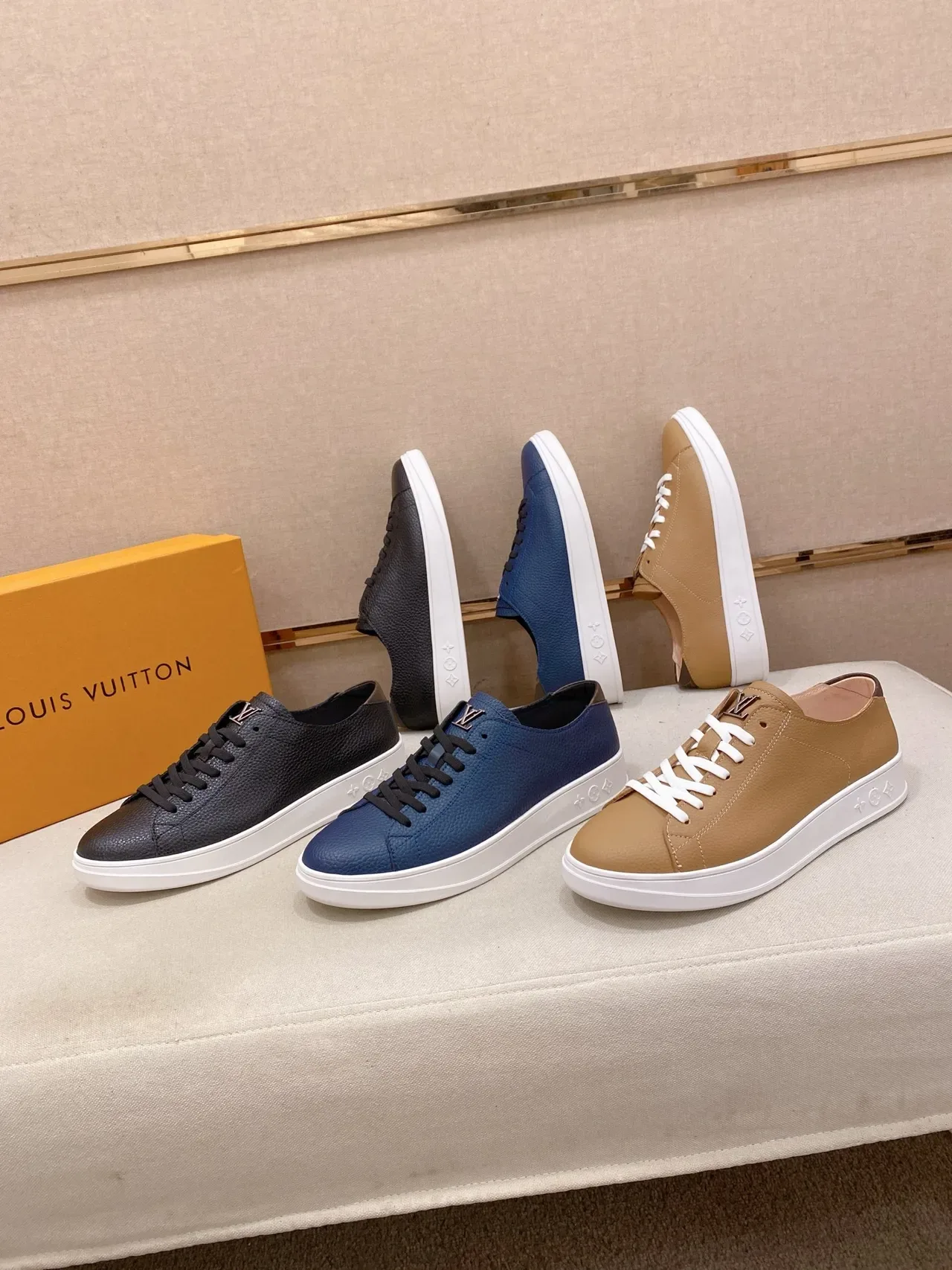 Louis Vuitton LV Trainer Preto Branco Couro Texturizado Parte Superior Solado Plataforma Grossa Tênis Lifestyle 2