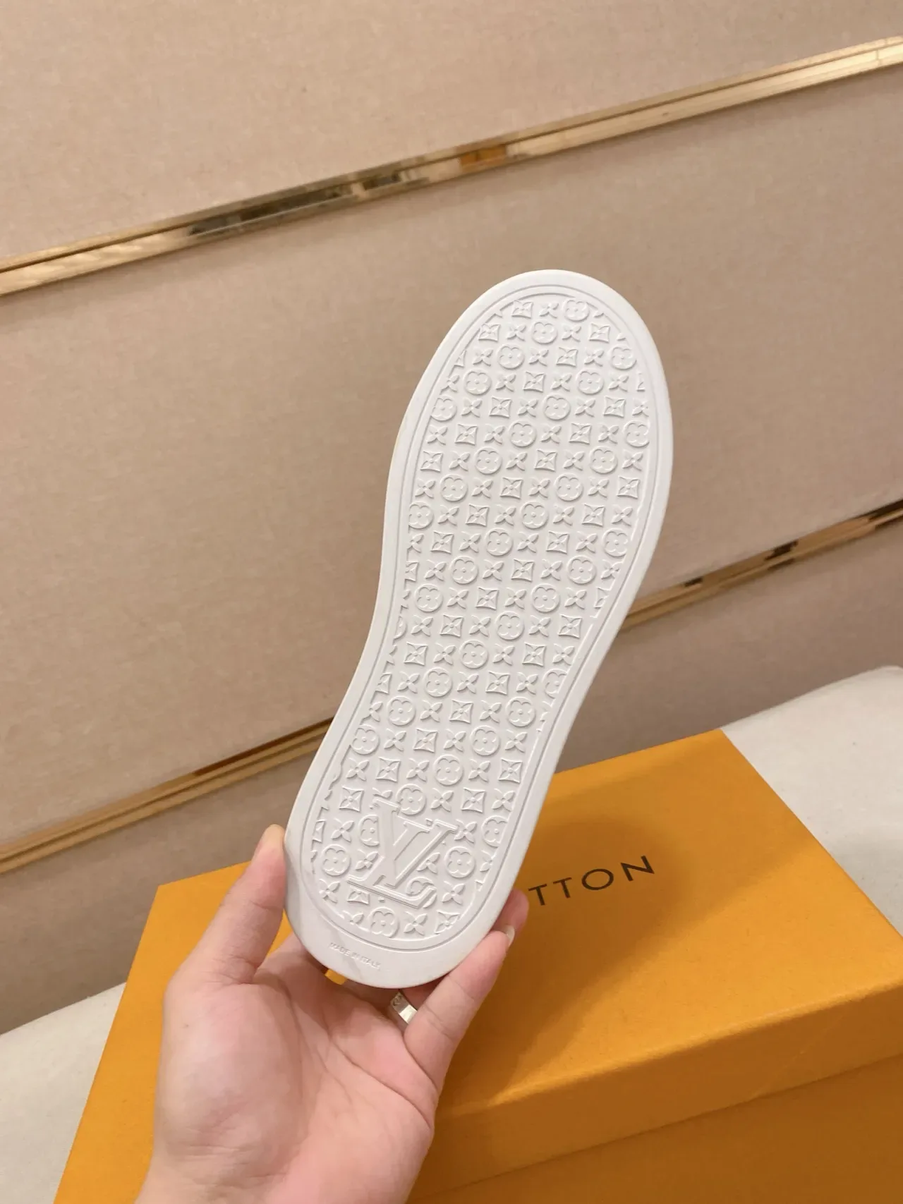 Louis Vuitton LV Trainer Preto Branco Couro Texturizado Parte Superior Solado Plataforma Grossa Tênis Lifestyle 3