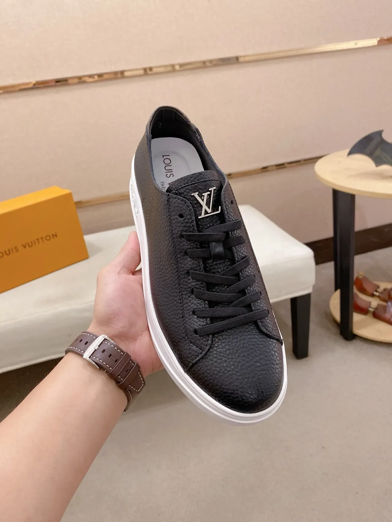 Louis Vuitton LV Trainer Preto Branco Couro Texturizado Parte Superior Solado Plataforma Grossa Tênis Lifestyle 6