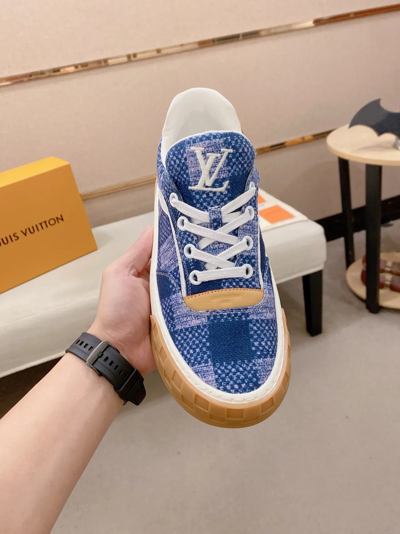 Louis Vuitton LV Trainer 蓝色米色 像素化纺织鞋面 网格图案橡胶外底 生活方式运动鞋 2