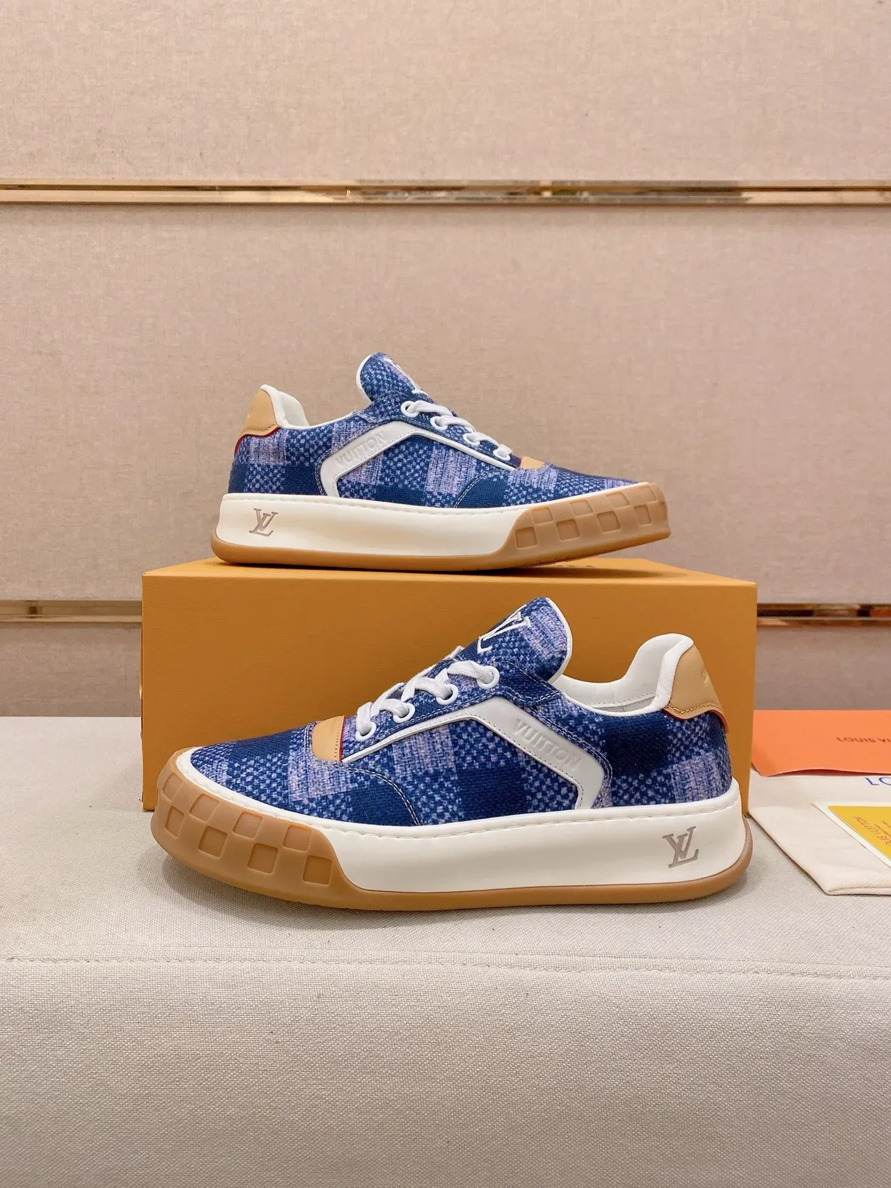 Louis Vuitton LV Trainer 蓝色米色 像素化纺织鞋面 网格图案橡胶外底 生活方式运动鞋 7