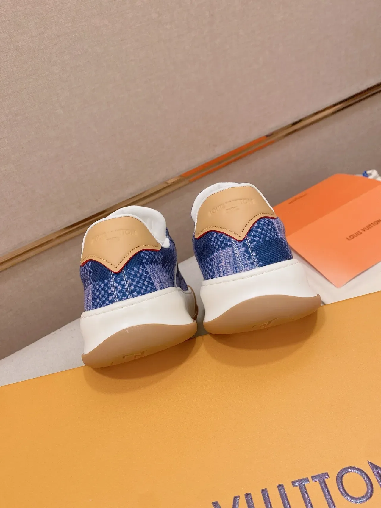 Louis Vuitton LV Trainer 蓝色米色 像素化纺织鞋面 网格图案橡胶外底 生活方式运动鞋 8