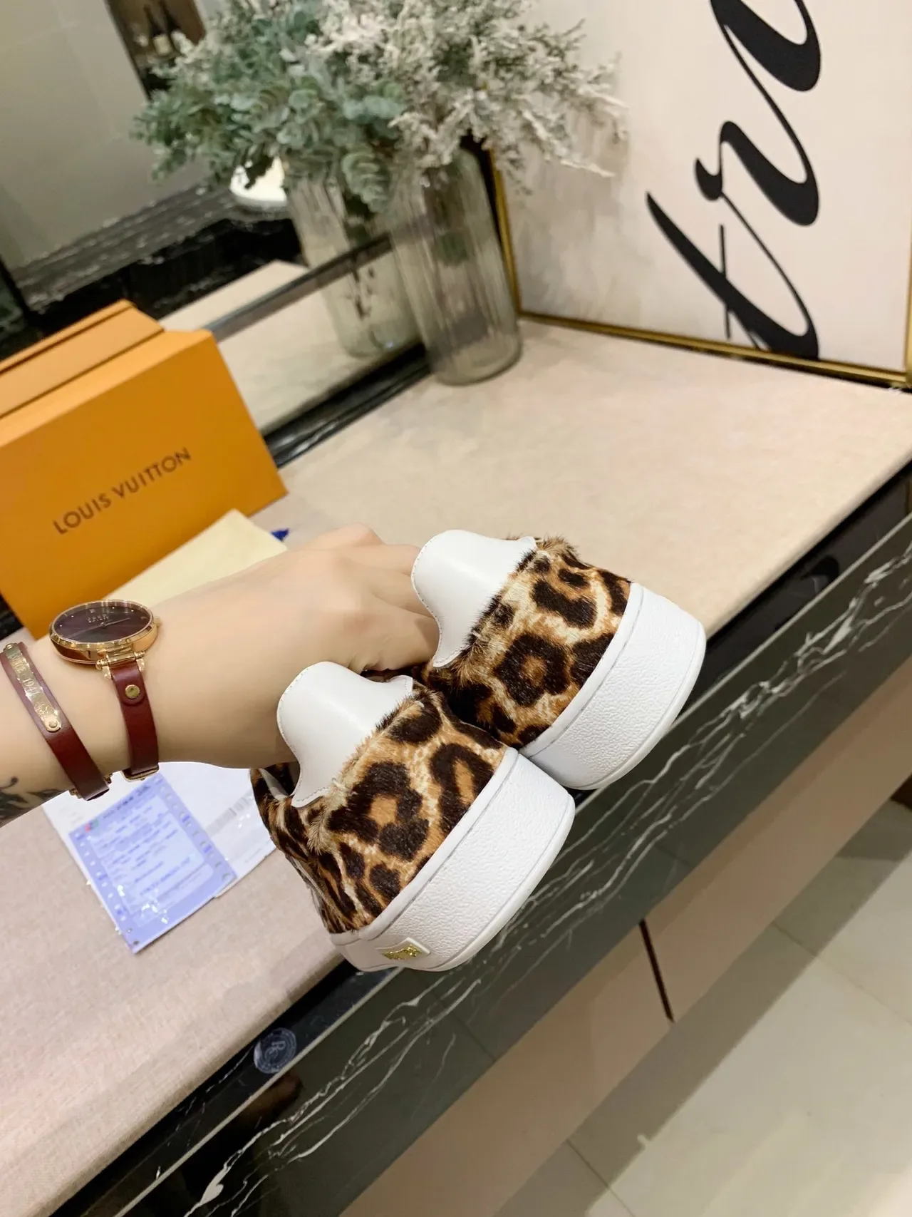 Louis Vuitton LV Trainer भूरा सफेद चितगोबरा प्रिंट बछड़े के बाल मोनोग्राम फूल ऐप्लिके Lifestyle Sneakers 4