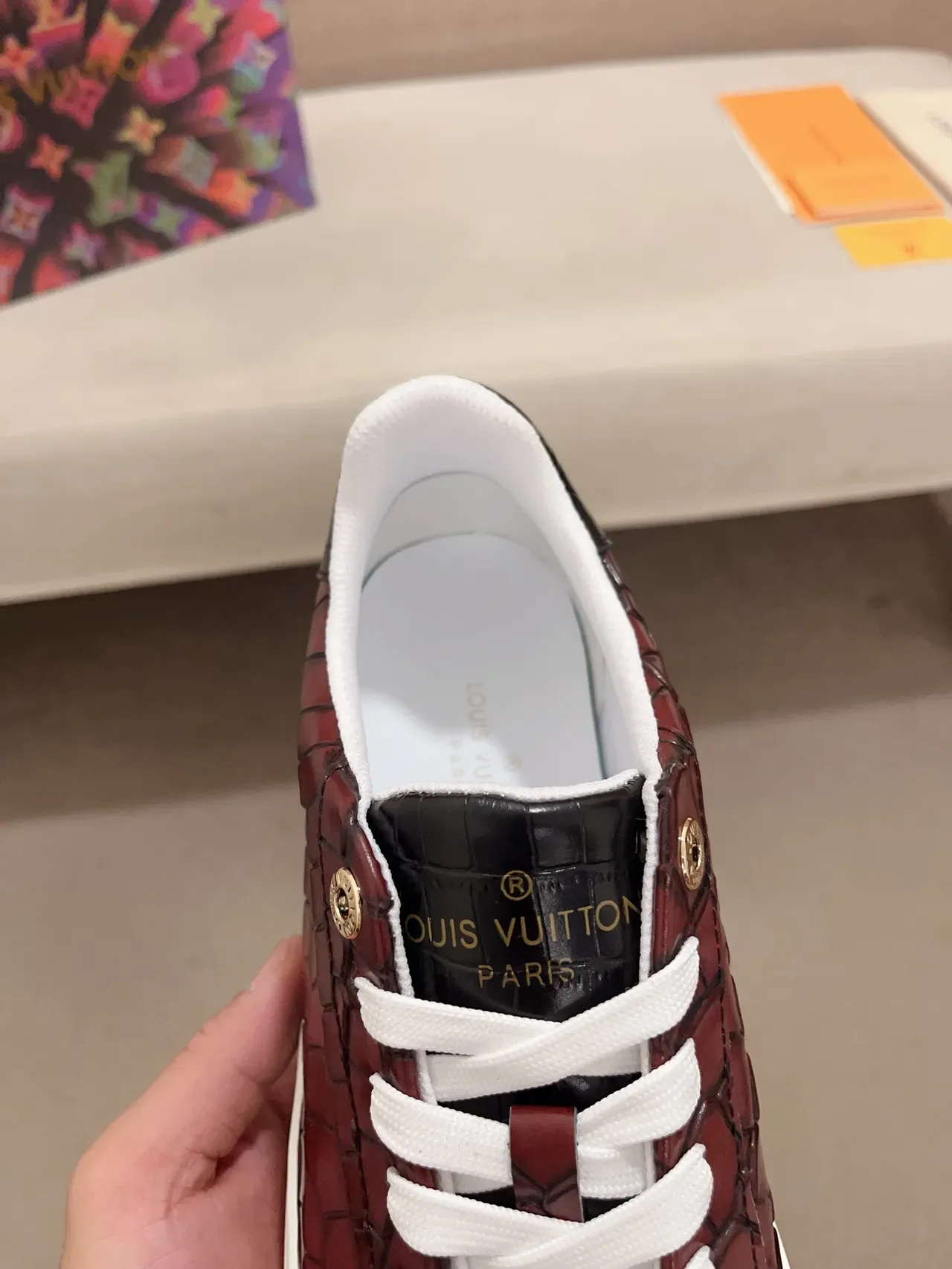 Louis Vuitton LV Trainer 酒红色 白色 鳄鱼压纹皮革 平台鞋底 生活方式运动鞋 6