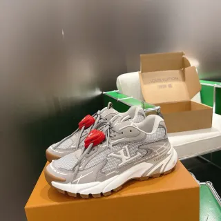 লুইস ভিটন LV Trainer ধূসর লাল তলা জালি এবং সিন্থেটিক ওভারলে চাঙ্কি স্নিকার