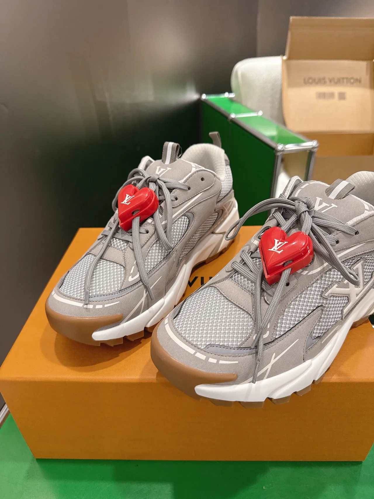Louis Vuitton LV Trainer Cinza Sola Vermelha Malha E Sobreposição Sintética Tênis Chunky 6
