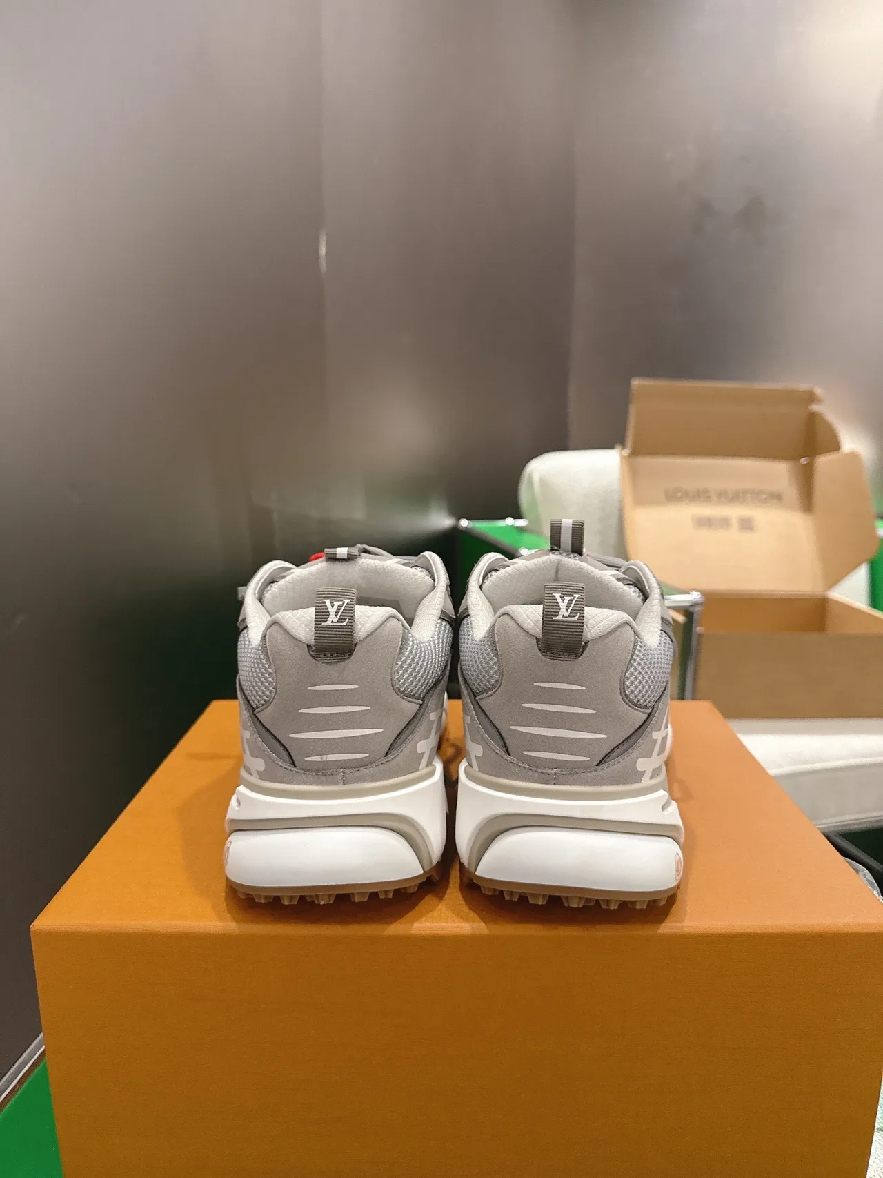 Louis Vuitton LV Trainer Cinza Sola Vermelha Malha E Sobreposição Sintética Tênis Chunky 7