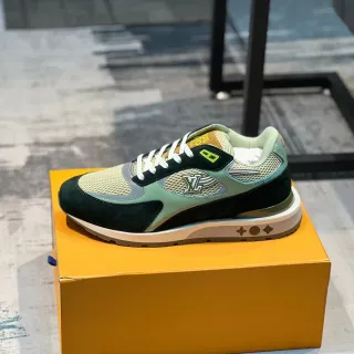 Louis Vuitton LV Trainer Verde Beige Multi-Material Malla y Gamuza Paneles Sneakers Lifestyle