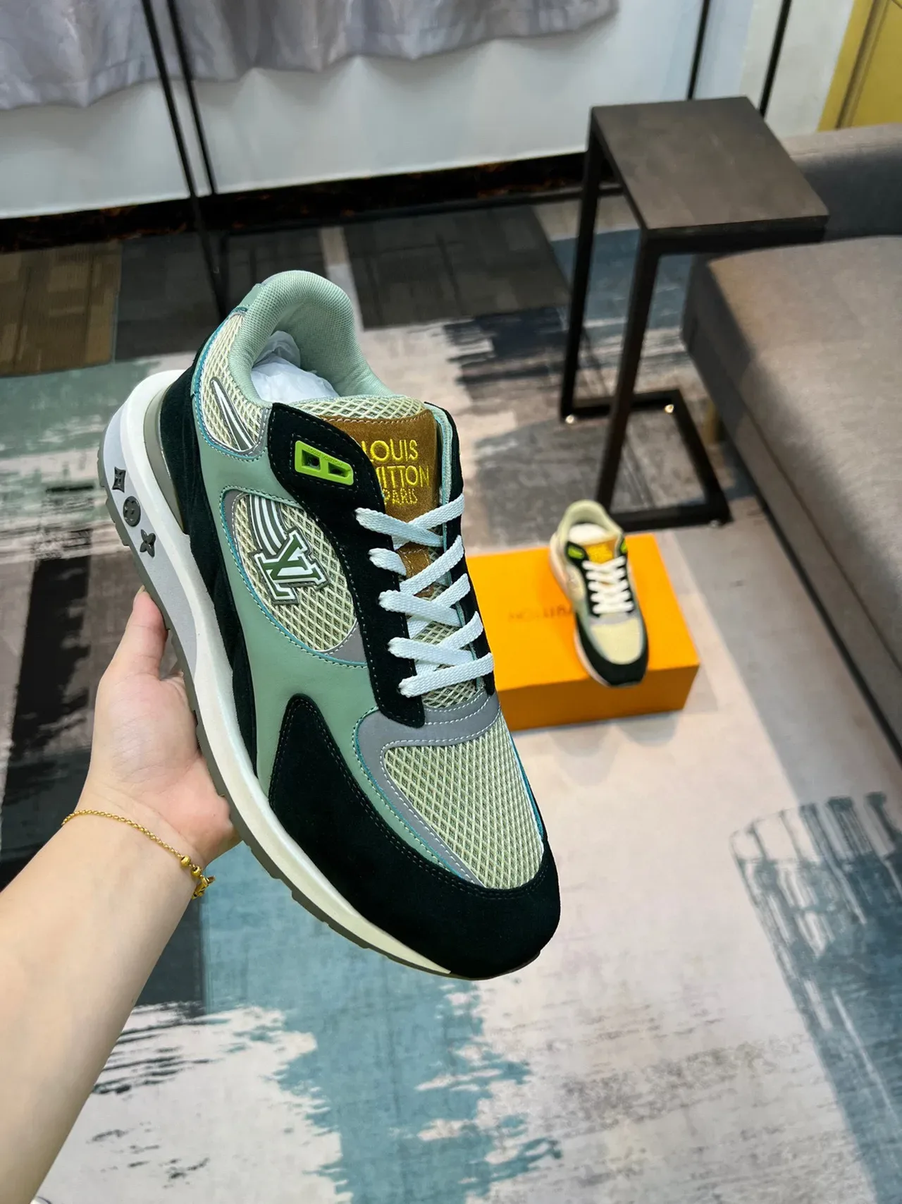 Louis Vuitton LV Trainer Verde Bege Multi-Material Malha e Camurça Tênis Lifestyle 6