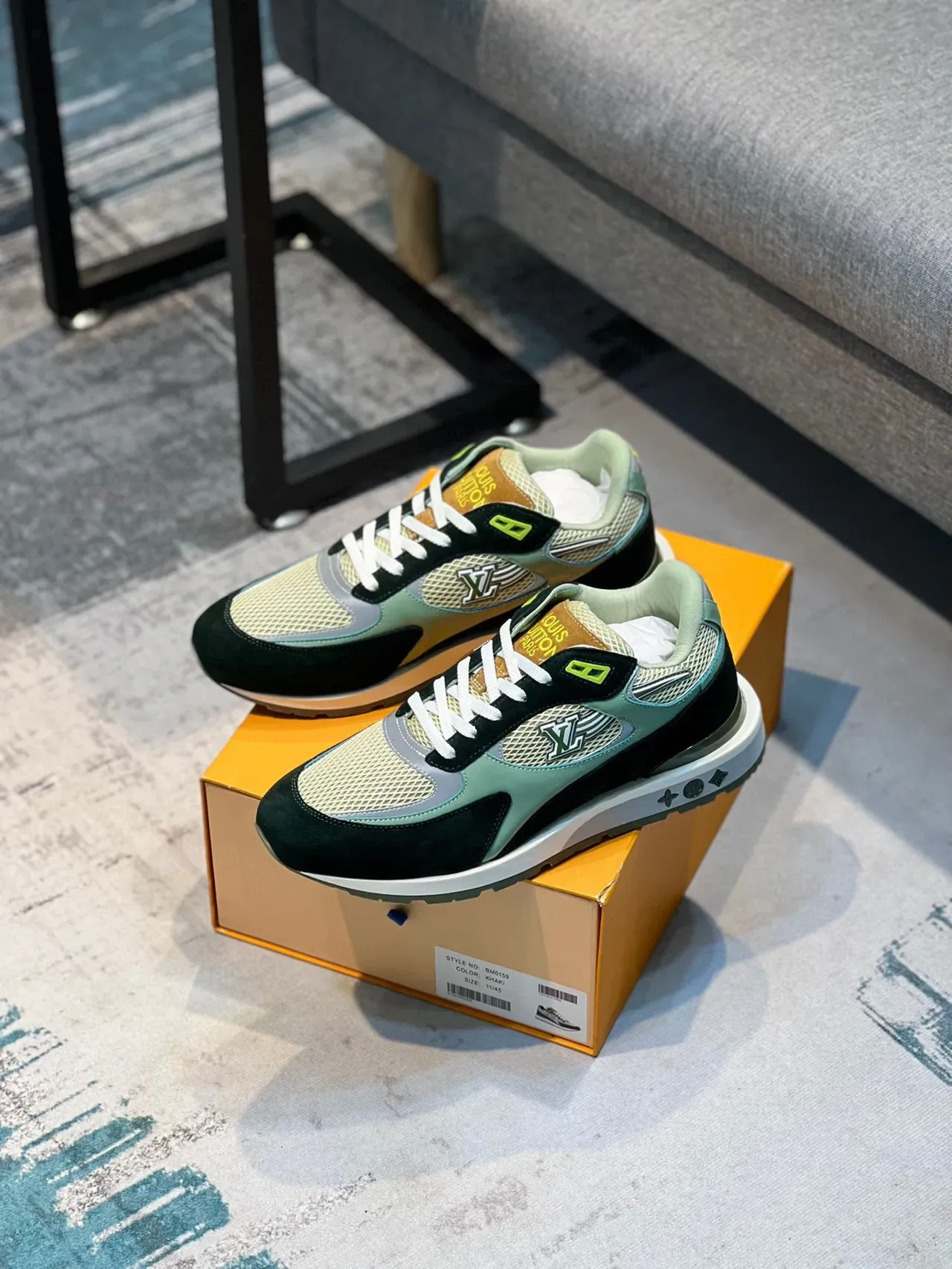Louis Vuitton LV Trainer Verde Bege Multi-Material Malha e Camurça Tênis Lifestyle 7