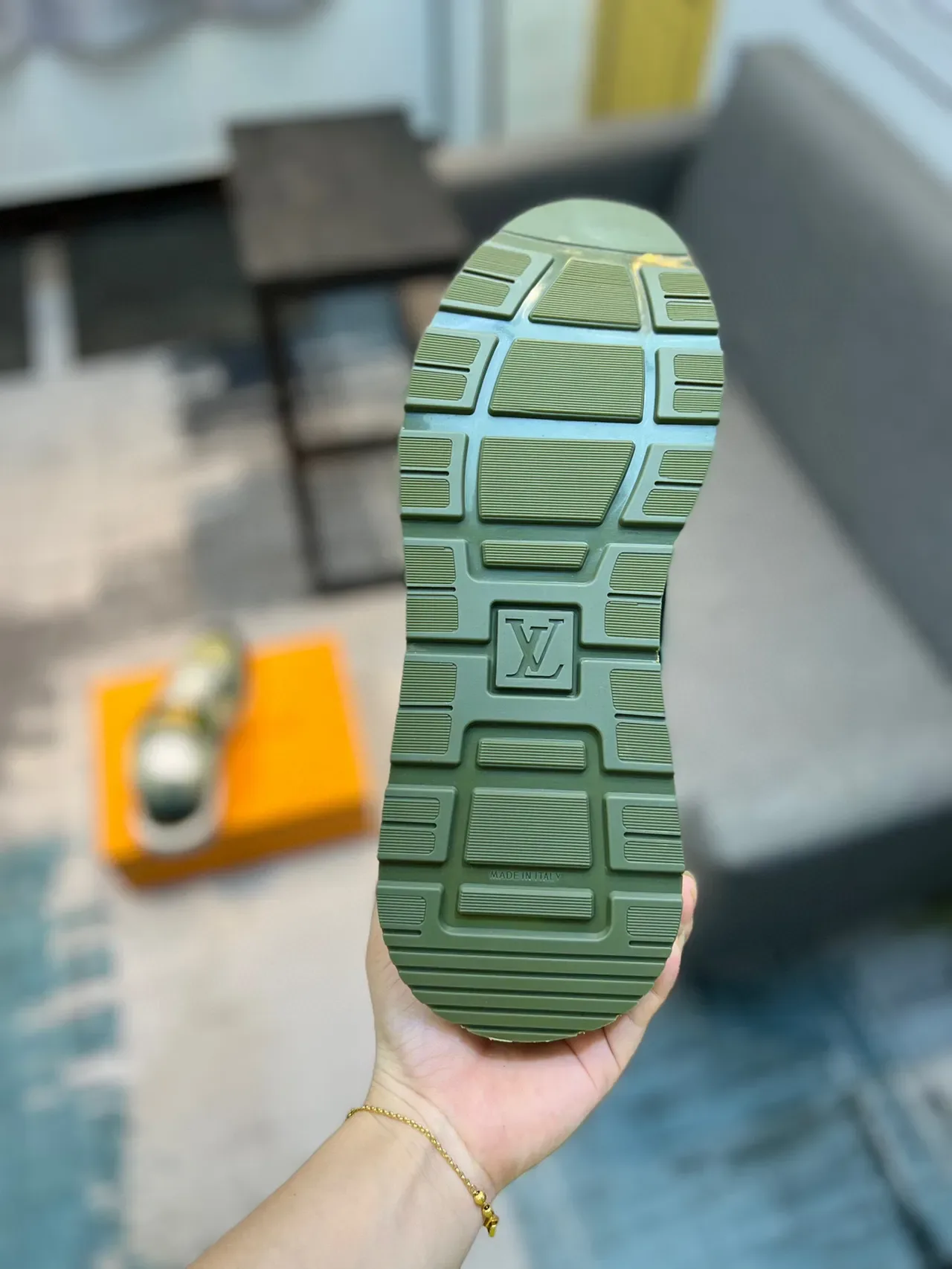 Louis Vuitton LV Trainer Verde Bege Multi-Material Malha e Camurça Tênis Lifestyle 9