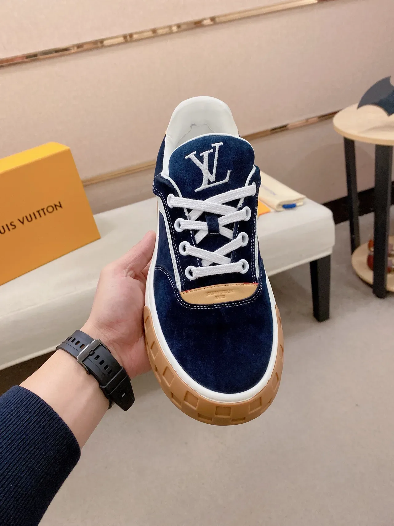 Louis Vuitton LV Trainer Color Navy Beige, Upper de ante, Rayas blancas contrastantes, Zapatillas Lifestyle 2