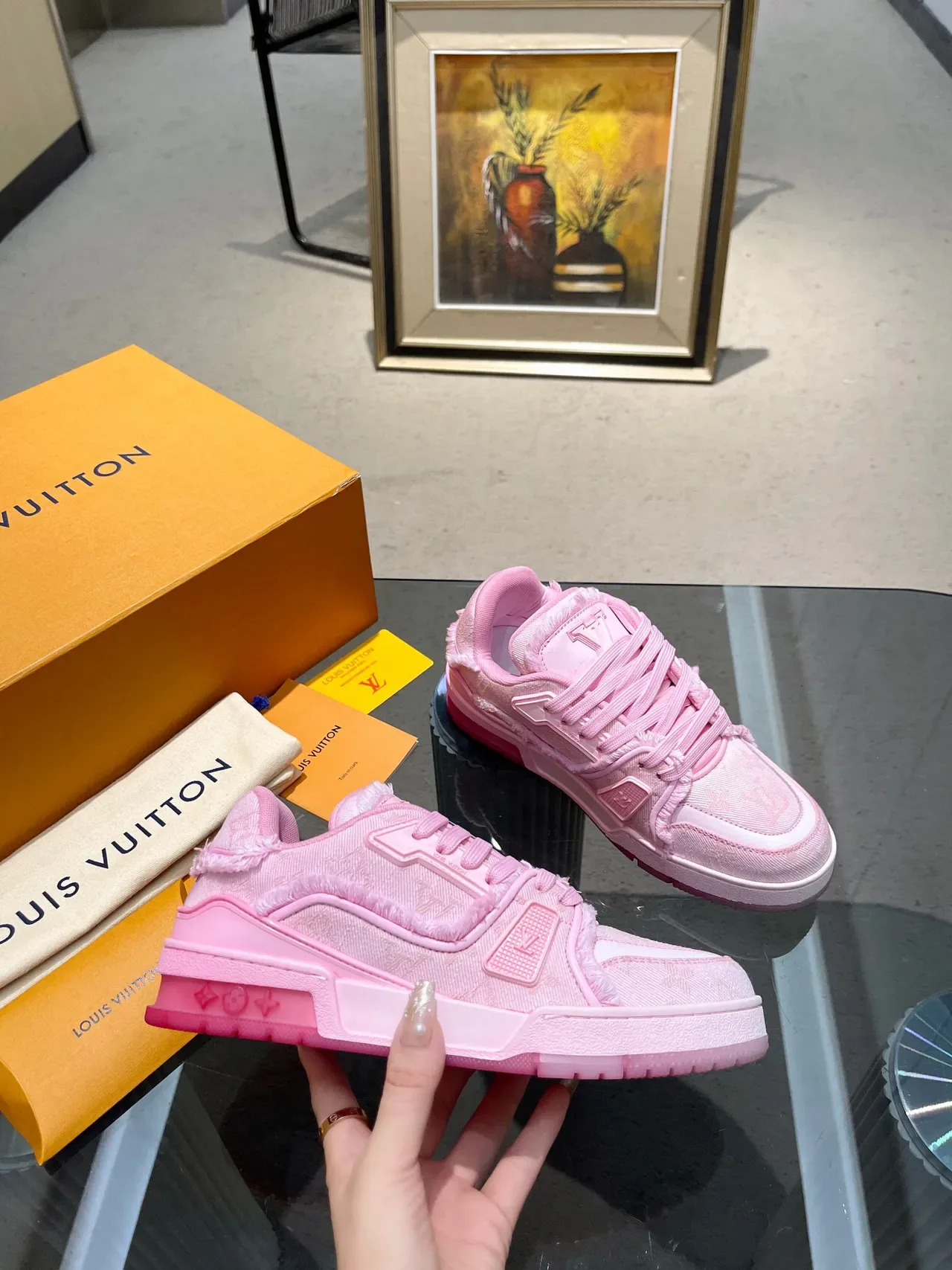 Louis Vuitton LV Trainer Chaussures lifestyle rose blanc monogram jacquard supérieur bordes de tissu effilochés 8
