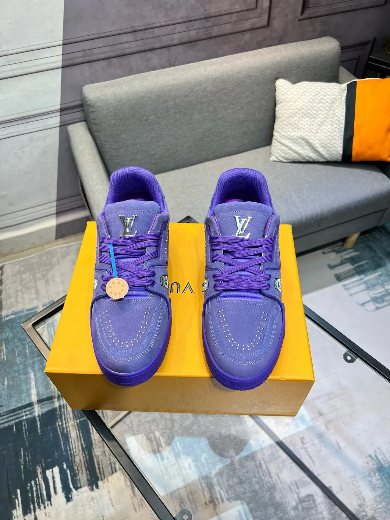 Louis Vuitton LV Trainer Violet Monochromatique En Cuir Avec Détails Perforés Style de Vie Sneakers 2