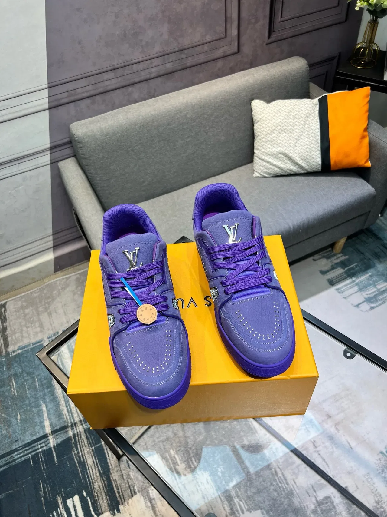 Louis Vuitton LV Trainer Violet Monochromatique En Cuir Avec Détails Perforés Style de Vie Sneakers 5