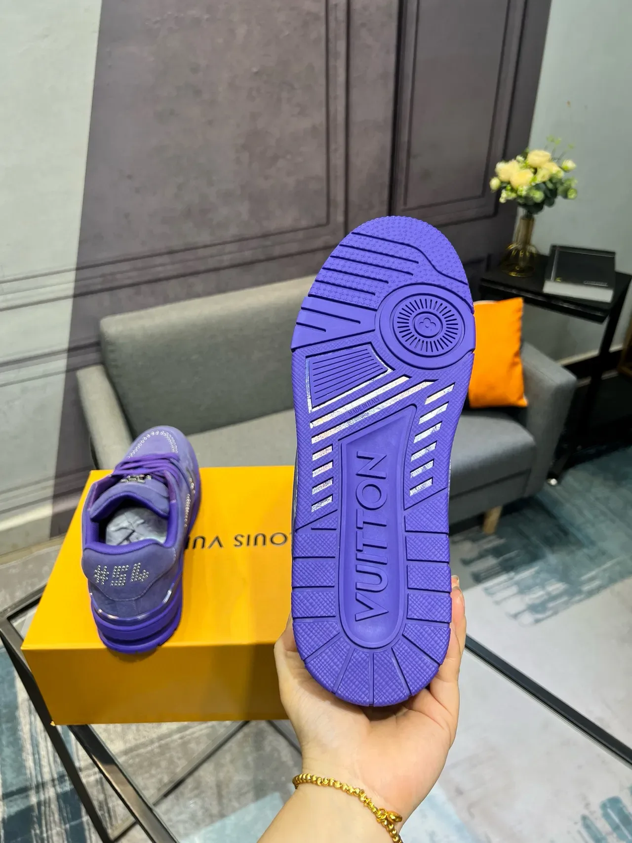 Louis Vuitton LV Trainer Violet Monochromatique En Cuir Avec Détails Perforés Style de Vie Sneakers 7