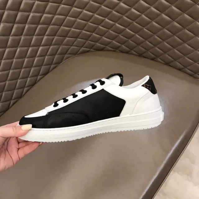 লুইস ভিটন LV Trainer সাদা কালো লো-টপ মোনোগ্রাম-অ্যাকসেন্টেড লাইফস্টাইল স্নিকার 3